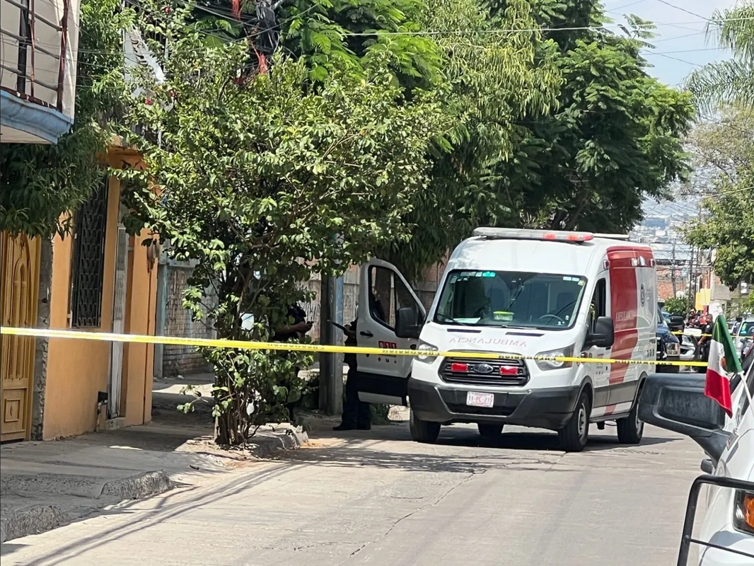 Encuentran el cuerpo descuartizado de un hombre en hielera con narcomensaje