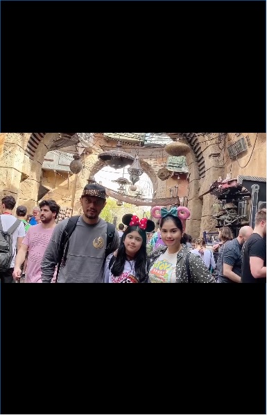 Potret Agus Yudhoyono bersama Annisa Pohan dan Almira.
