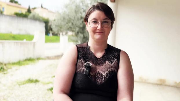 JacquieEtMichelTV – Lauf – Sucks two big dicks at the same time, like a champion!