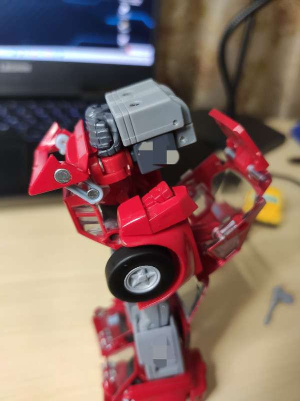 Masterpiece-Cliffjumper-16