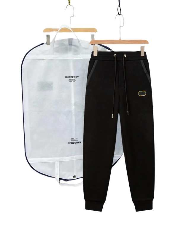 Different Sweats (Dior, CH)