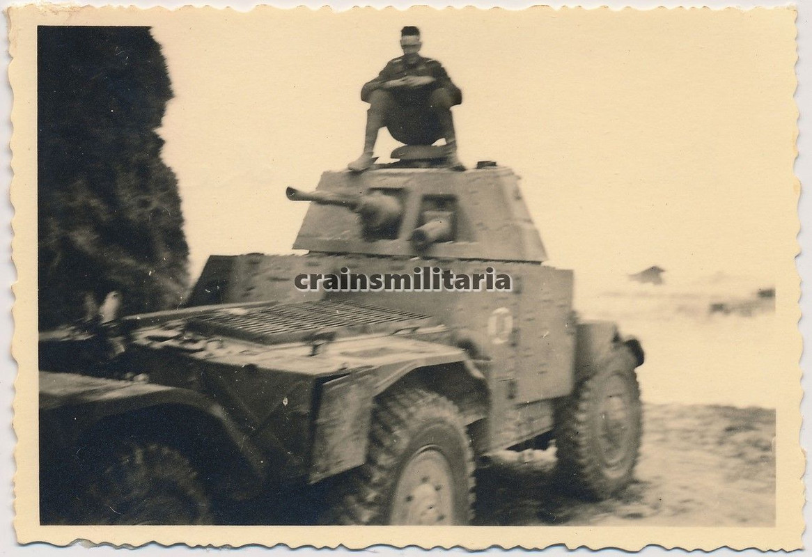 Orig. Foto franz. Beute Panzerspähwagen Panhard 