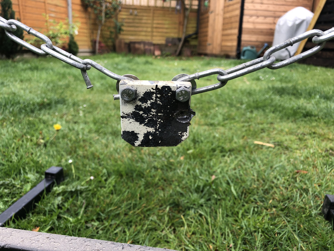 79B5B4D0-FF0F-4247-9F36-02442739F272