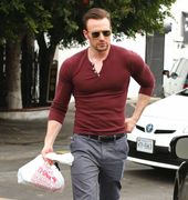 Chris-Evans-superficial-guys-12