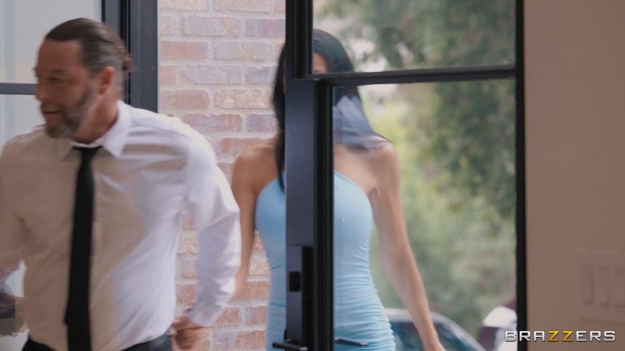 Capri Cavanni Reagan Foxx - Sharing My Best Friend’S Horny Wife - BRAZZERS.mp4.0000