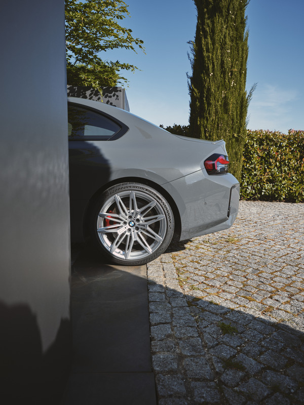 P90553561_highRes_the-new-bmw-m2-06-20