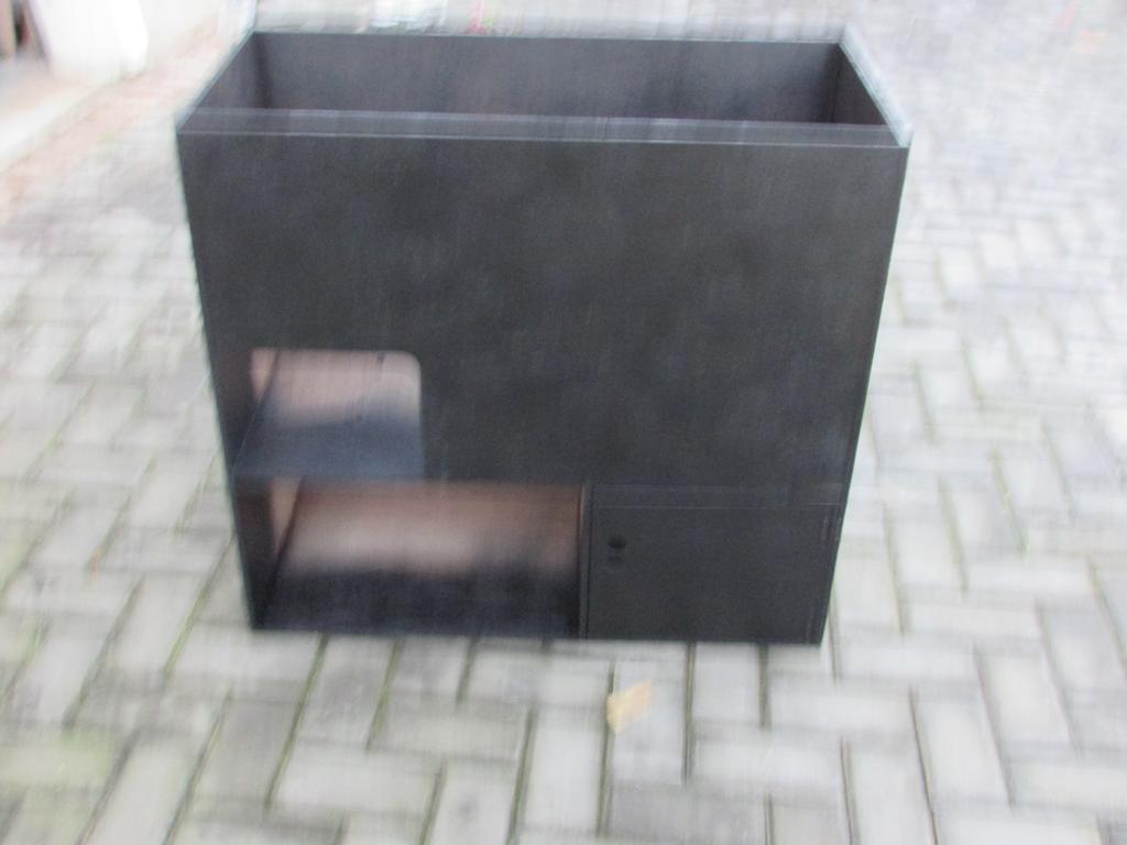 Kitchen Cupboards before fitting (1)