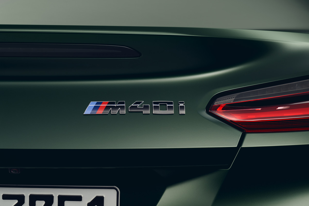 P90535784_highRes_the-bmw-z4-m40i-with