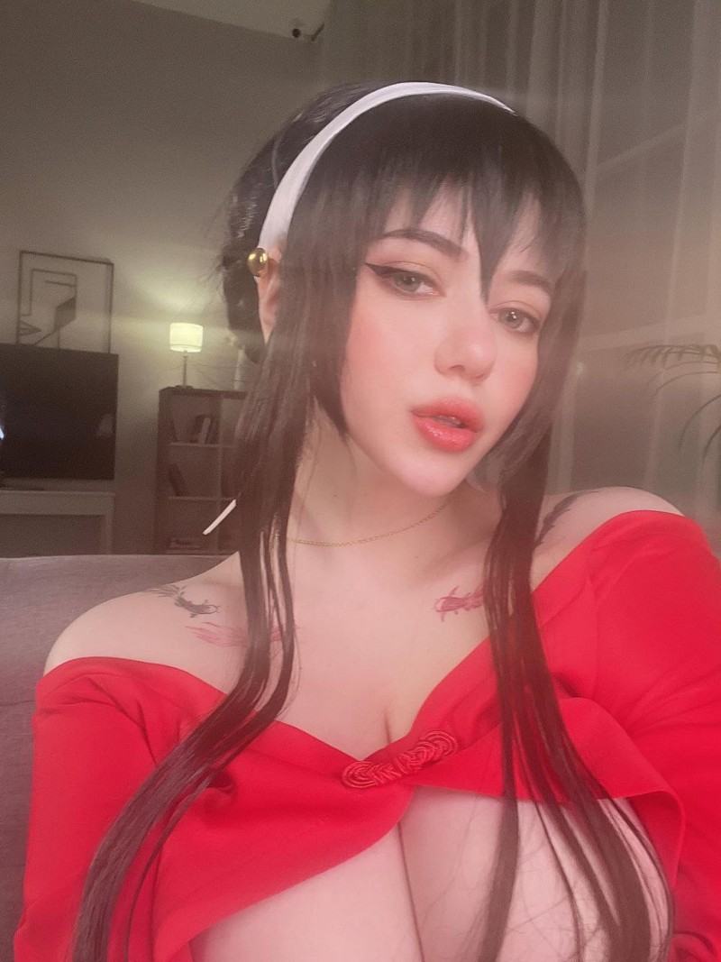 Alina Becker 约尔 Yor Forger 红色毛衣 Cosplay 间谍过家家写真【63P-60.5M】插图