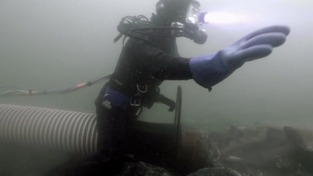 [Image: kfs09komq6y5.jpg]