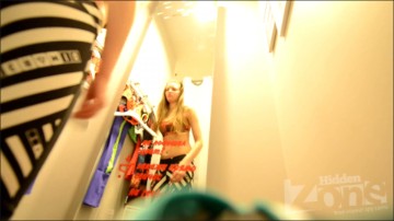 [Image: Voyeur55315113719.jpg]
