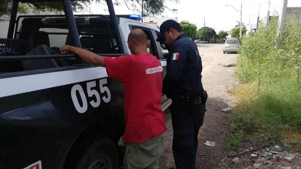 Detienen a dos violentos hombres en Hermosillo; uno golpeó a su padre y el otro a su esposa