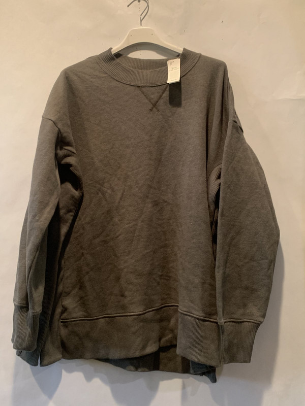 AERIE CREW NECK SIZE SMALL OLIVE GREEN  LONG SLEEVE