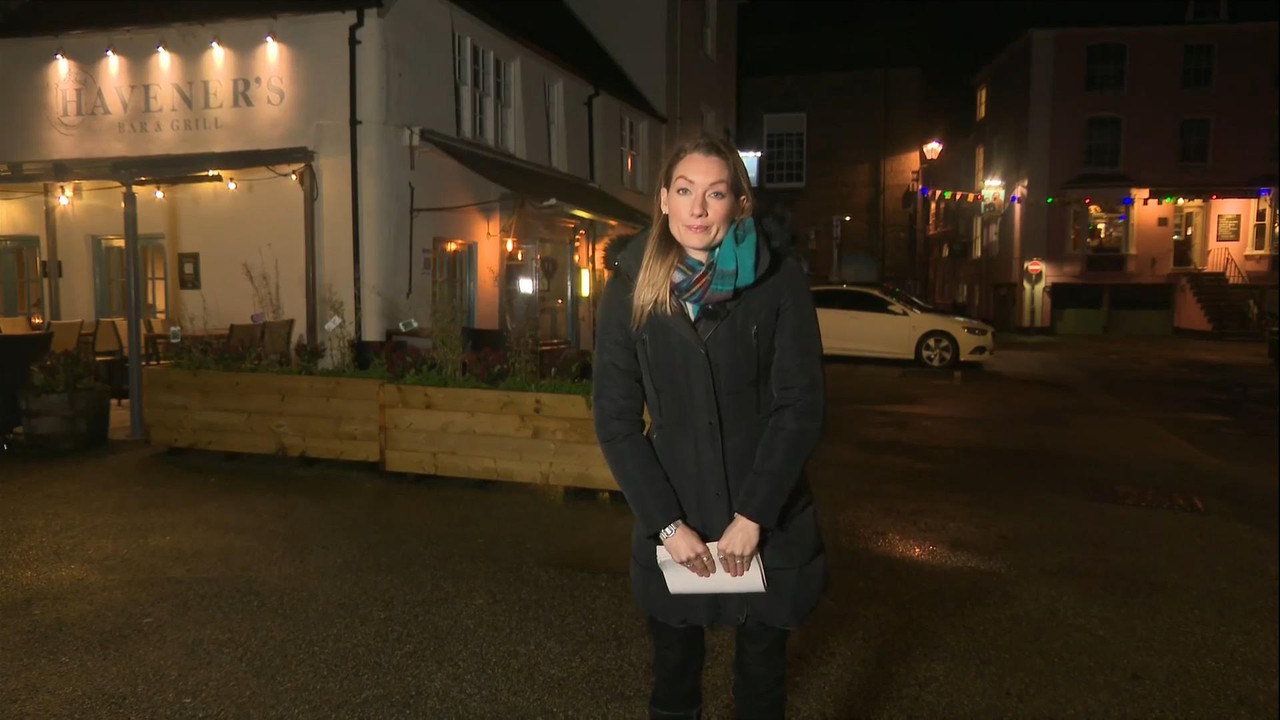 Grace Pascoe 231220.mp4_snapshot_05.38_[2020.12.23_20.54.44]