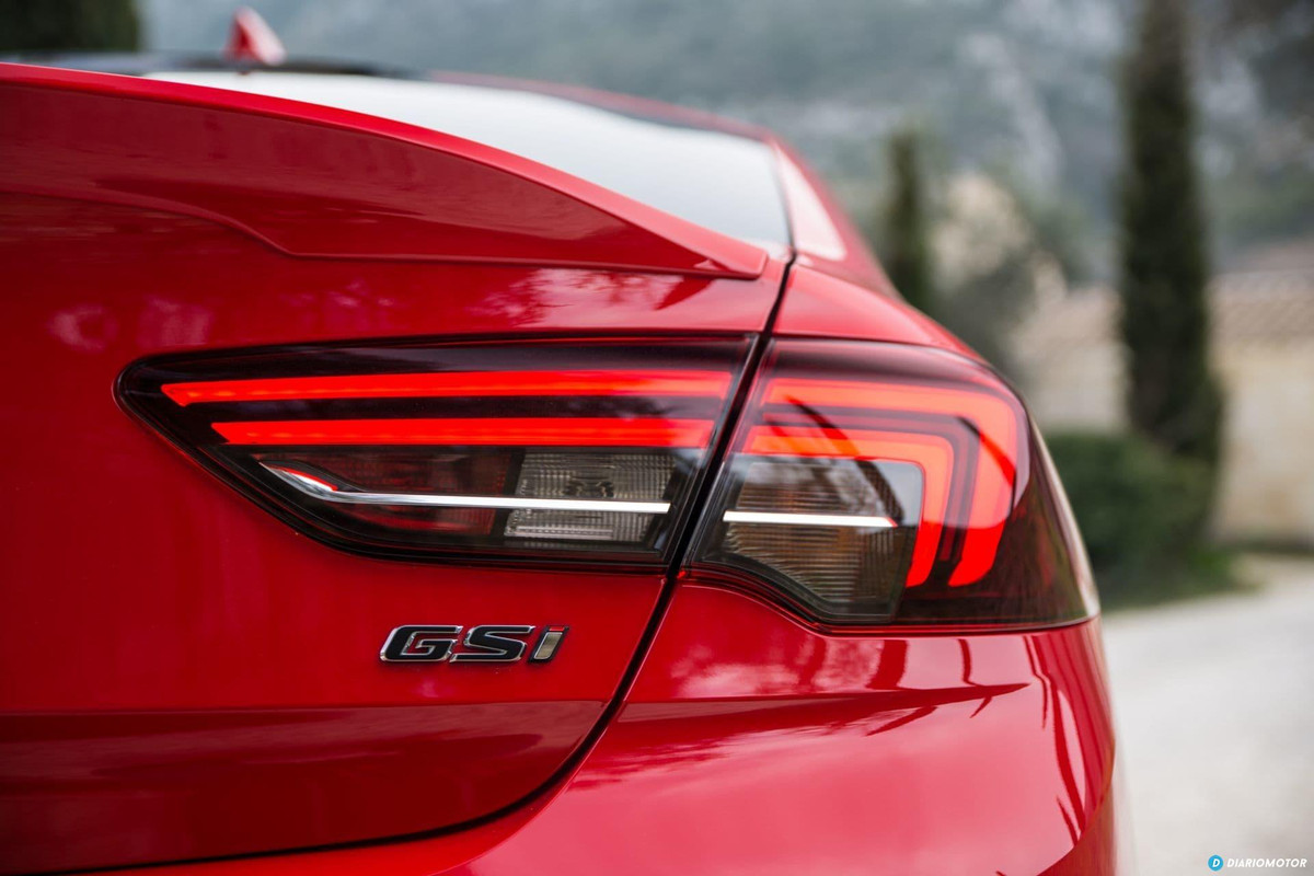 40161558_2172423636328984_3684485983190908928_o