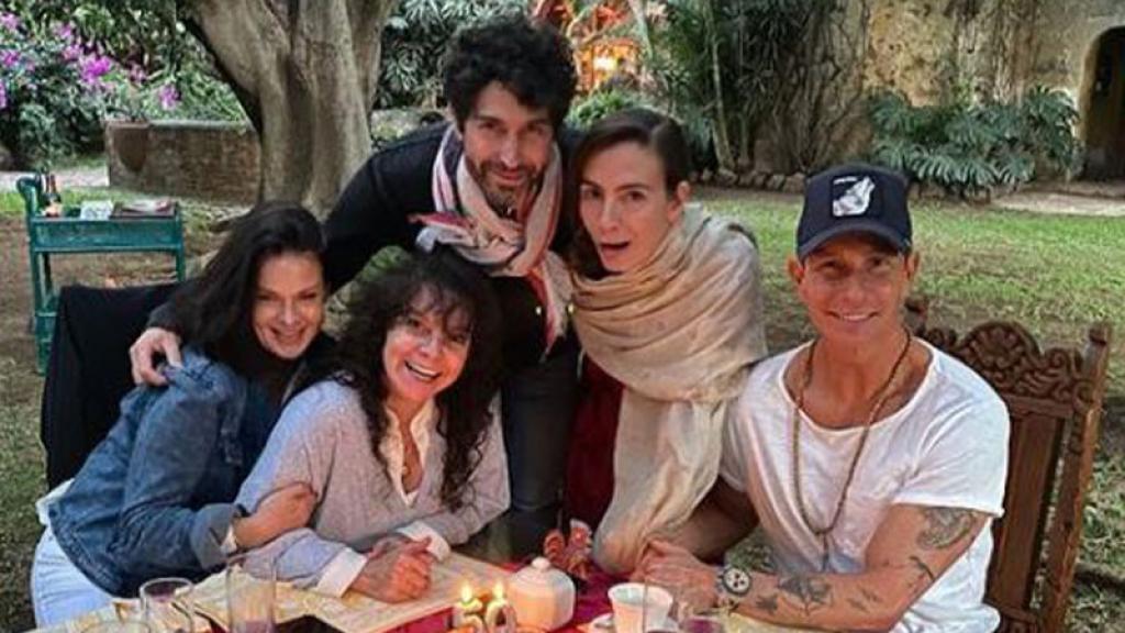 Timbiriche se reencuentra y foto demuestra a quién no le han caído bien los años