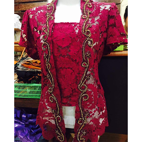 Model Kebaya Brokat Untuk Wisuda
