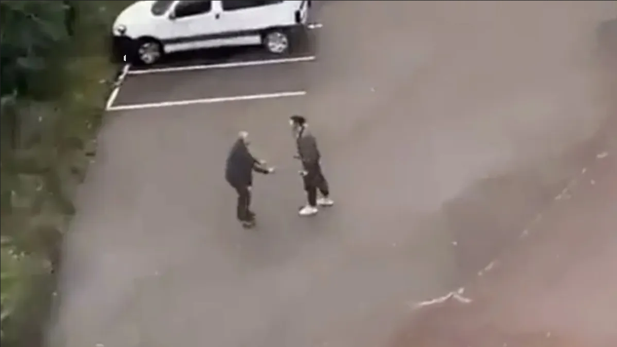 Hombre asesina a un profesor en Francia; gritó