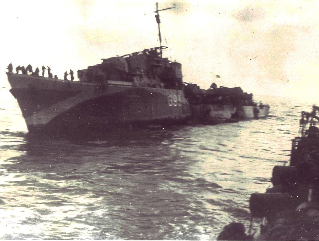https://i.postimg.cc/6p71xtnS/HMS-Porcupine.jpg