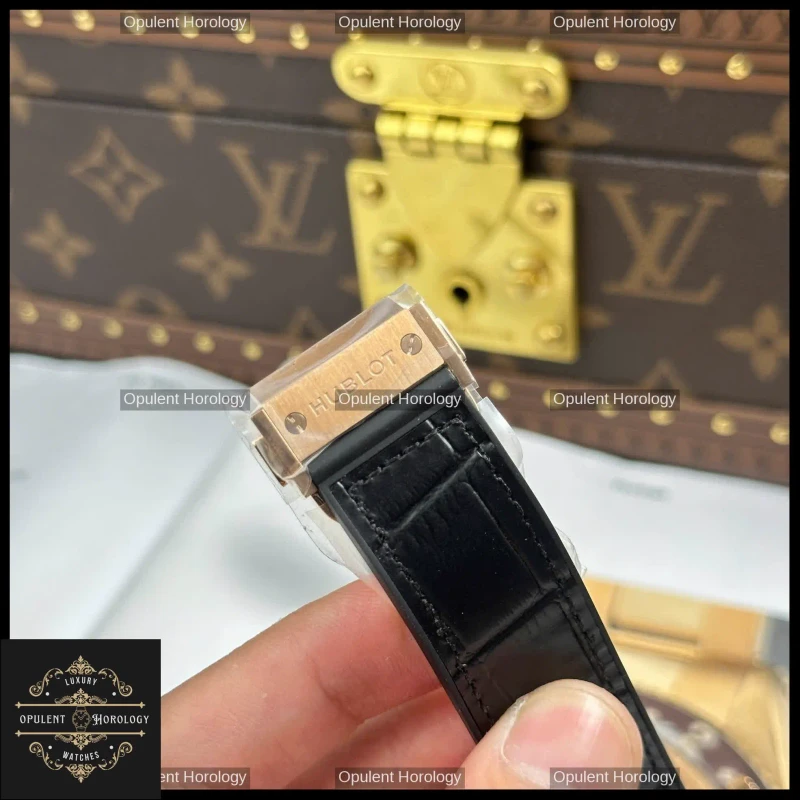 Hublot Classic Fusion King Gold Plated 42mm Black Dial Swiss Automatic Movement