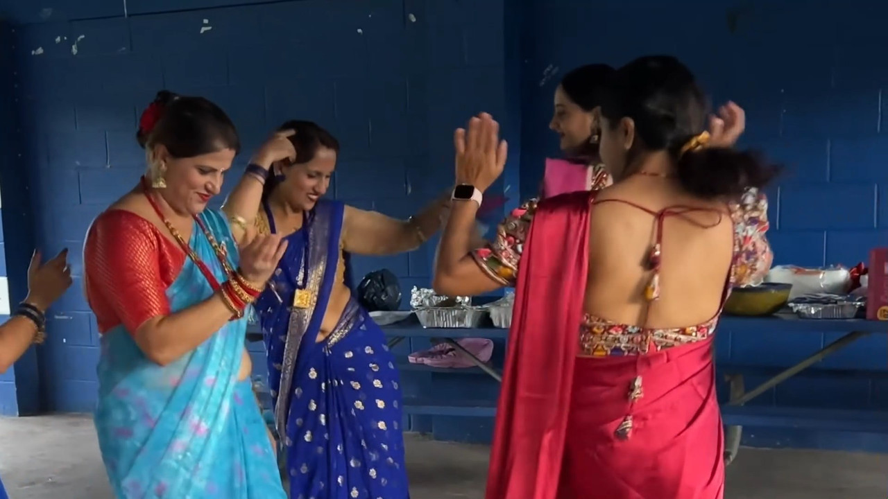 Nepali sexy chubby lady open big navel in blue saree.mp4_snapshot_00.07.995