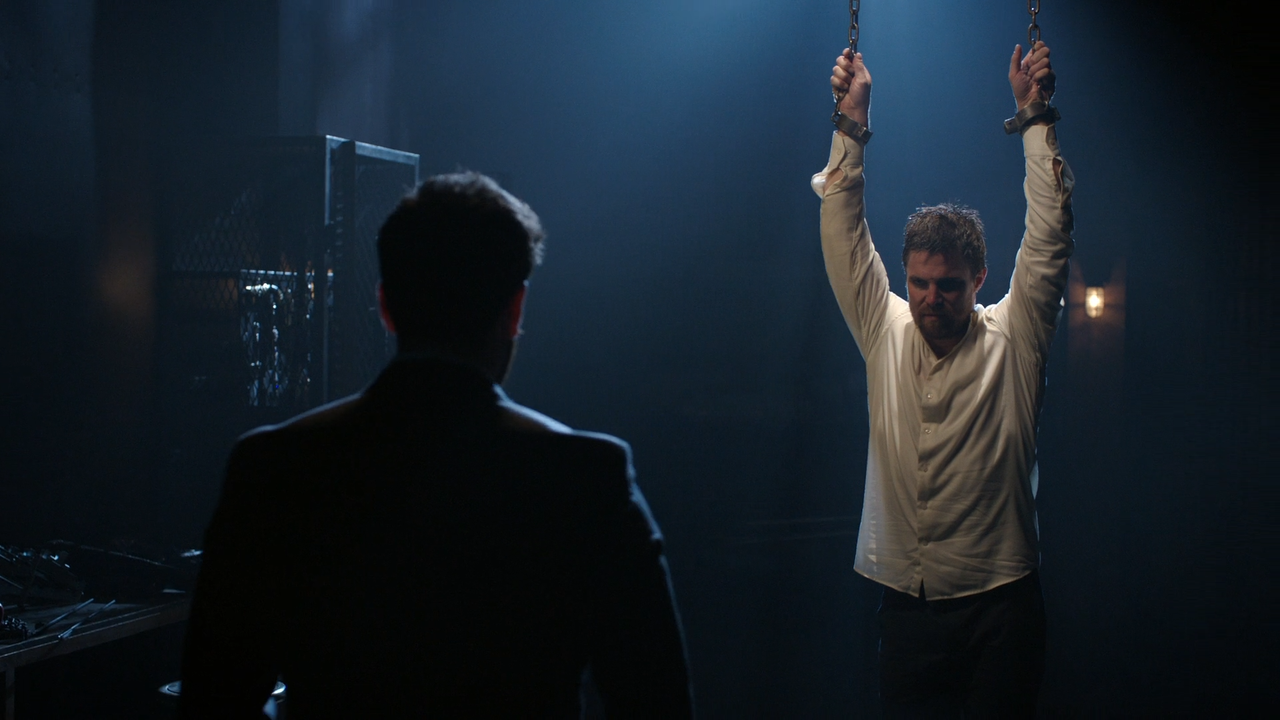 Arrow.S08E01.1080p.AMZN.WEB-DL.DDP5.1.H.264-CasStudio.mkv_snapshot_24.00_[2020.04.03_19.06.44]