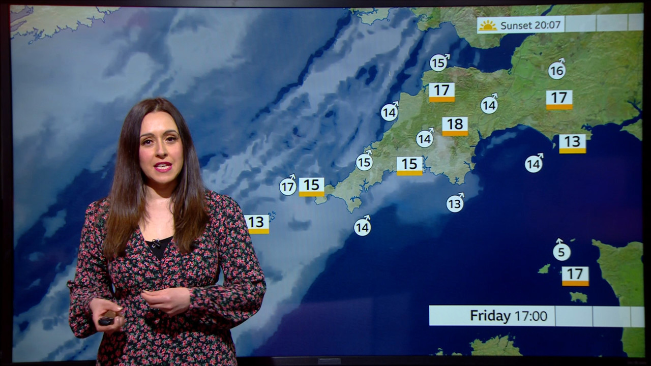 04.11 - 13.30.00 - Spotlight. The latest news, sport, weather and fea....ts_snapshot_16.00.815