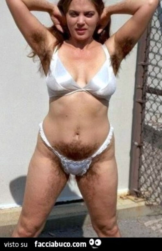 41uxmno2nt-questa-donna-avrebbe-bisogno-di-una-bella-depilazione