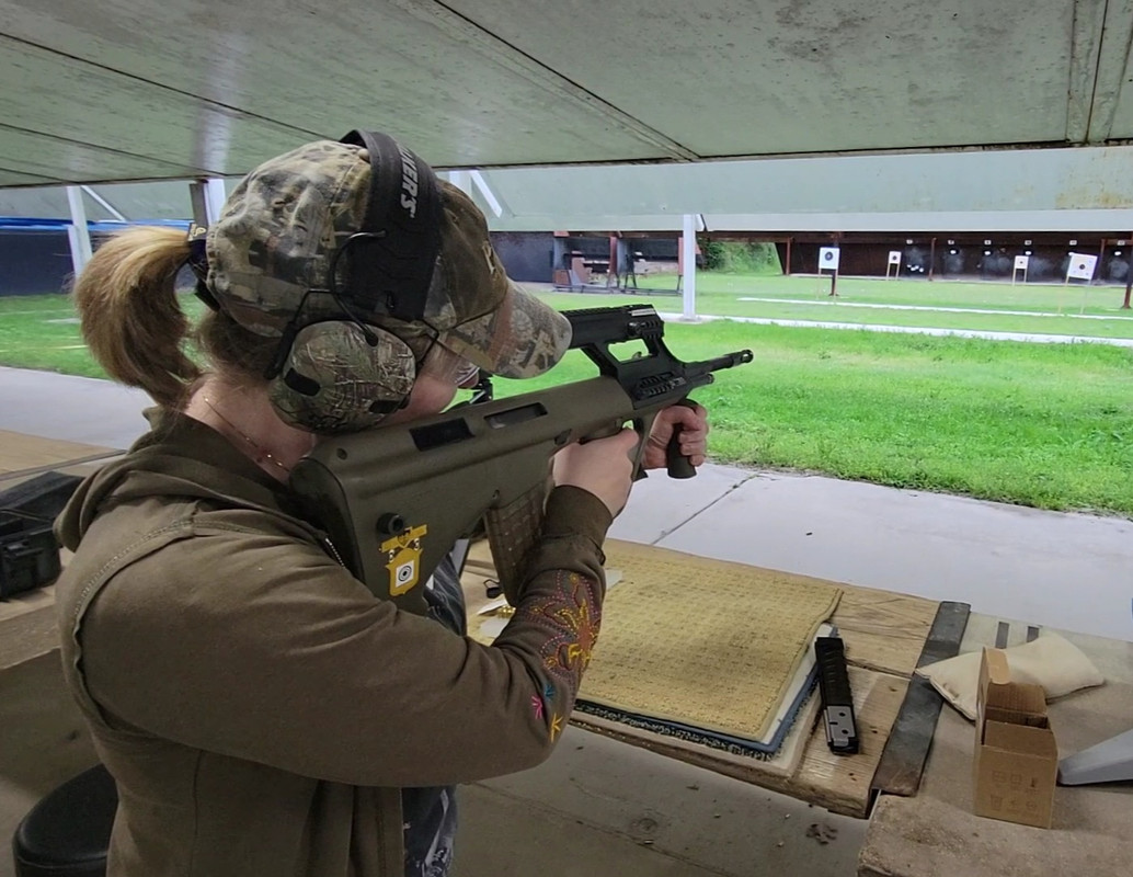 ShotnGuns-TX-2023- Austrian Steyr AUG (2)