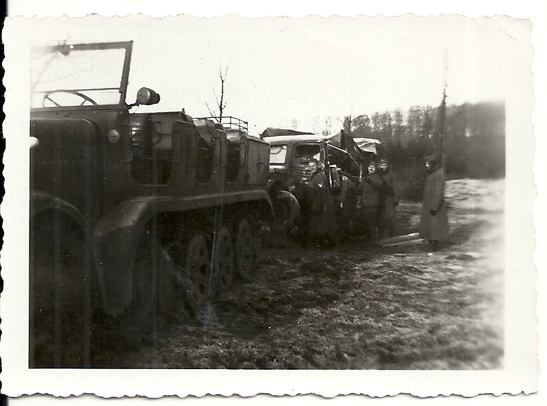 Orig.Foto Halbkettenfahrzeuge Wehrmacht in Rußla