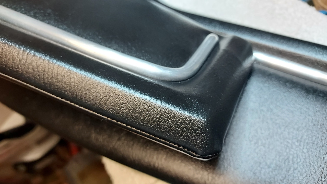 94AE6D9C-F539-4586-BF5E-700CCF2EF3A8