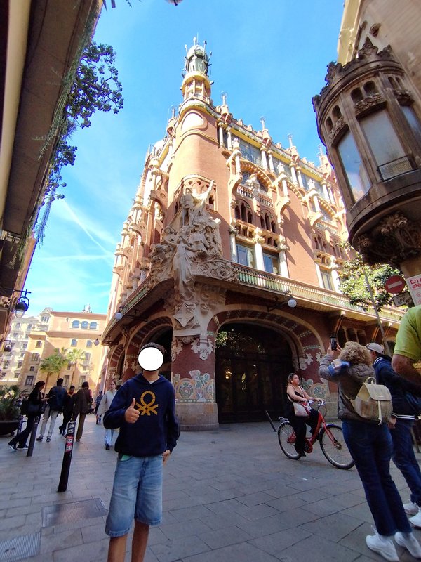 Dia 3. Viernes 19 de Abril. Ramblas y mas. - Barcelona 2025 (2)