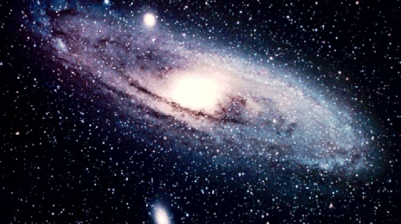 ¿Qué es la galaxia de Andrómeda y por qué es una galaxia caníbal?