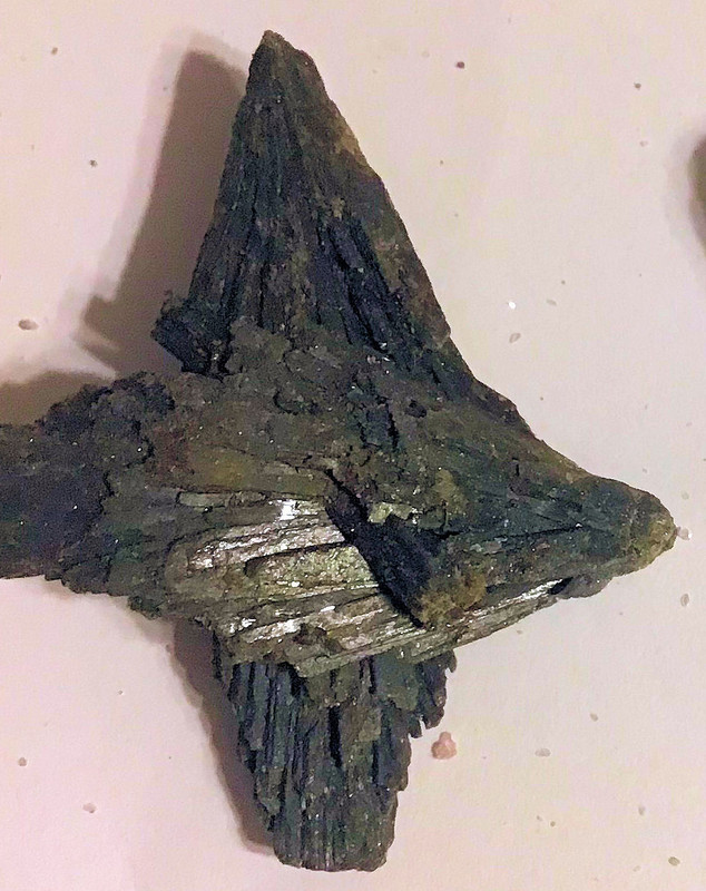 raw black kyanite