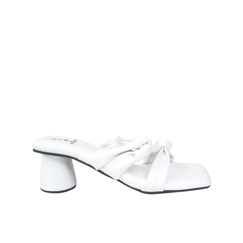 UJ017 RAQUEL WHITE 3