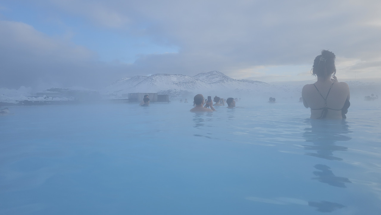 看的出來為什麼叫做藍湖了吧