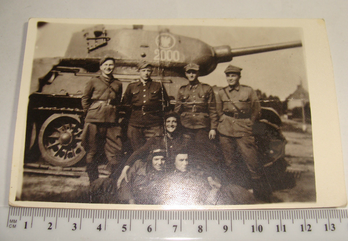 FOTO Armee Russland Behälter t 34 -85