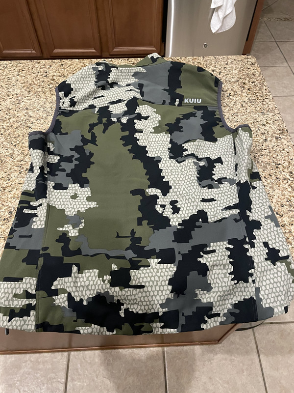 F15B6822-67BF-48C5-AECF-410BA43E8C57