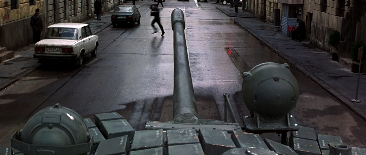 Golden-Eye-1995-Blu-Ray-Hindi-English-1080p-10bit-x265-HEVC-DDP-5-1-ESub-mkv-0004