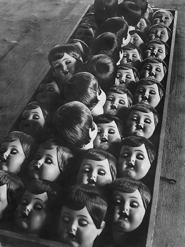 10-Vintage-Photos-of-Creepy-Dolls-that-will-give-you-Nightmares.jpg
