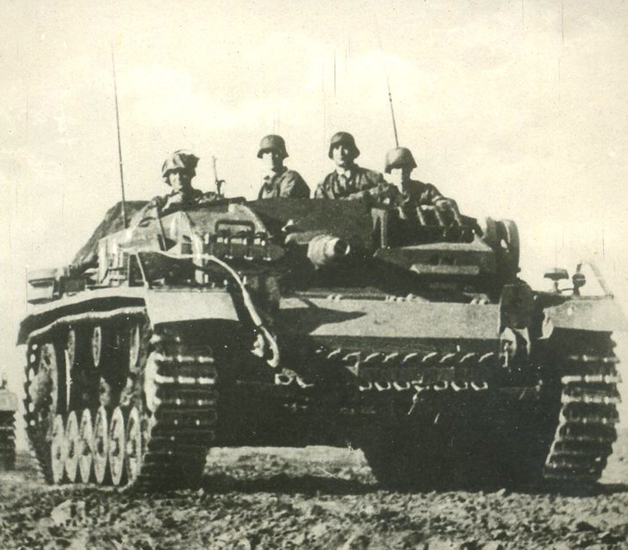 PANZER STURMGESCHÜTZ KOLONNE - StuG - RUSSLAND