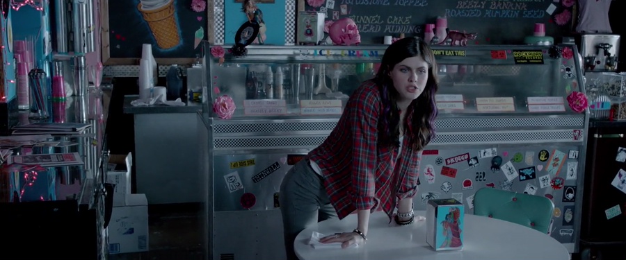 Burying the Ex 2014 BluRay [Hindi + English] 480p, 720p ESub Screenshot