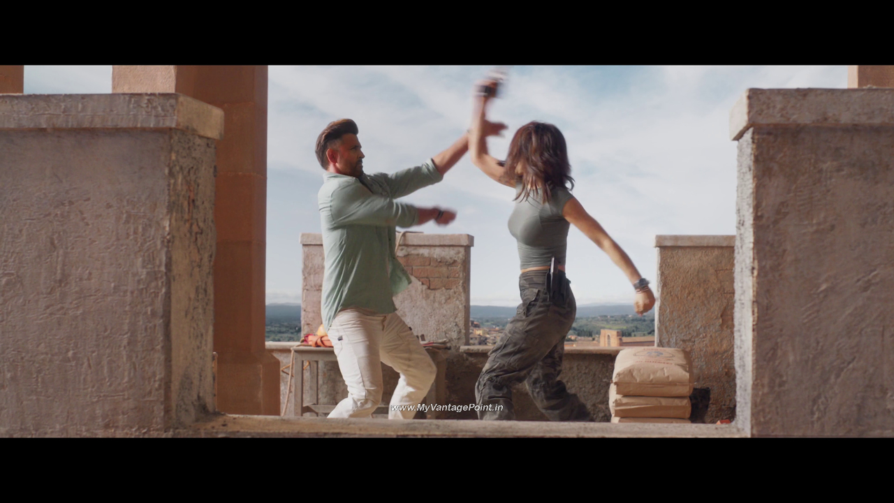 49-Kiara-Advani-in-WAR-2-2025-Movie-with-Hrithik-Roshan-My-Vantage-Point