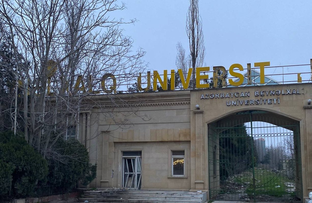Заброшенный Университет в Баку