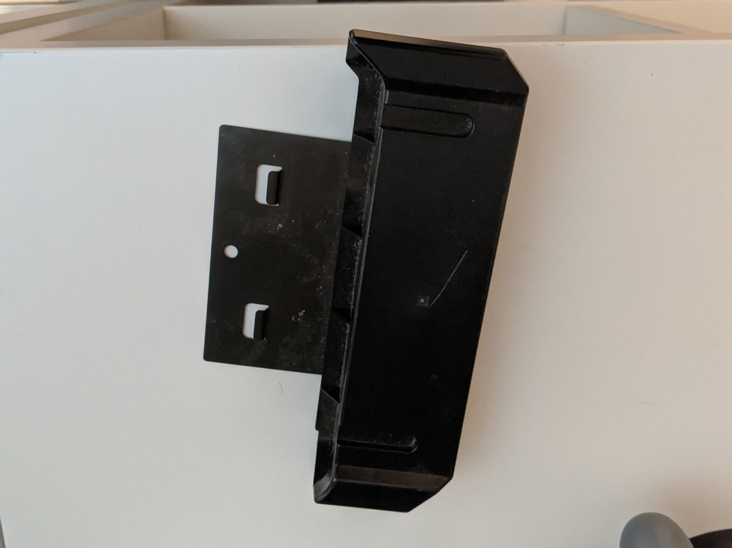 00100lrPORTRAIT_00100_BURST20191203140921629_COVER