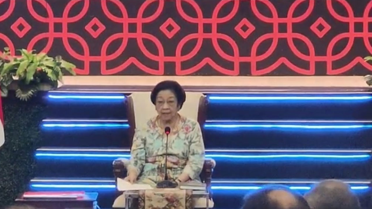 Curhat Megawati Soal Tunjangan
