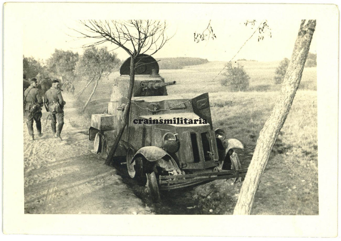 Orig. Foto russische Beute Panzerspähwagen BA-10 Panzer Tank in Russland