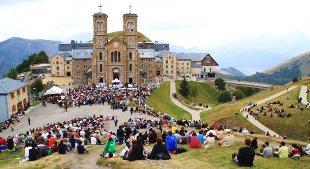 La Salette. Cittadella del sacro, bastione delle Alpi. dans Apparizioni mariane e santuari La-Salette