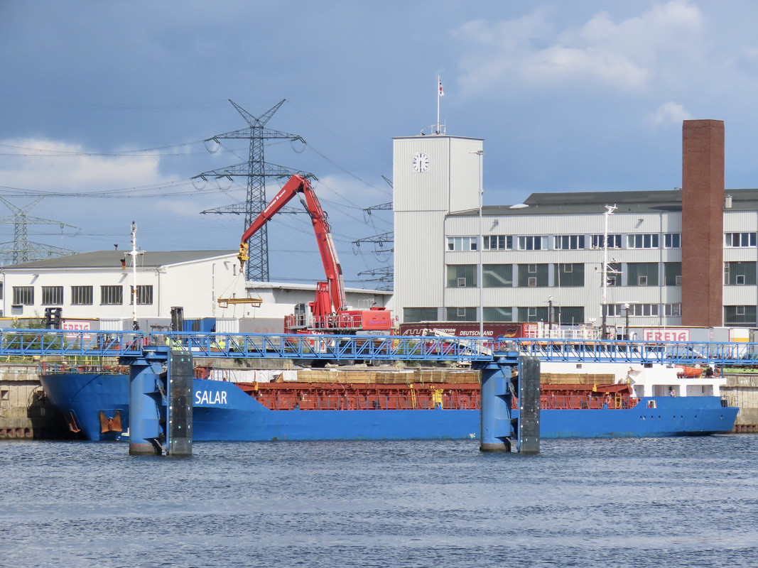 1879B831-3563-47CF-AF9A-CBA6AEF88E56