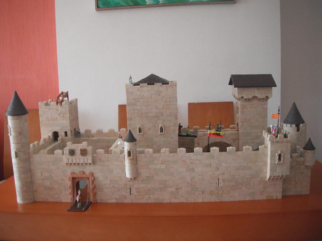 Castillo del Valle de Lunavao - Vista frontal 01